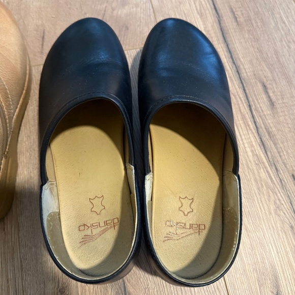 Dansko Clogs - Picture 4 of 6